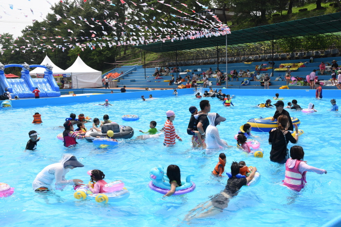 Public & Community Pools
